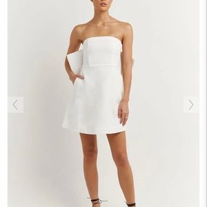 Dissh NWT linen bow dress